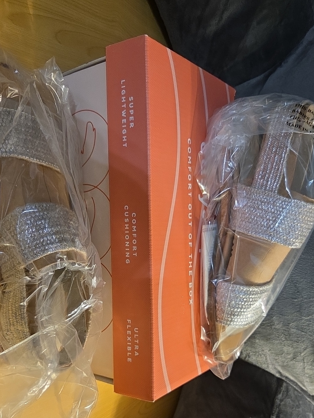 Easy Spirit Women's Silver Sparkle Sandals